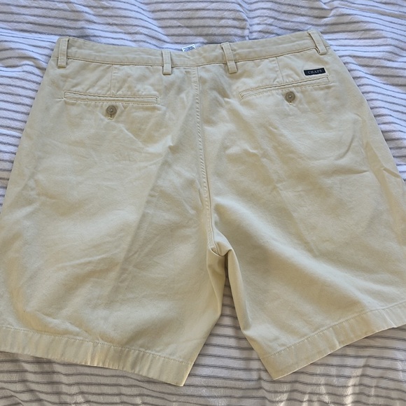 Chaps 8.5 in inseam Yellow Shorts - Picture 3 of 5